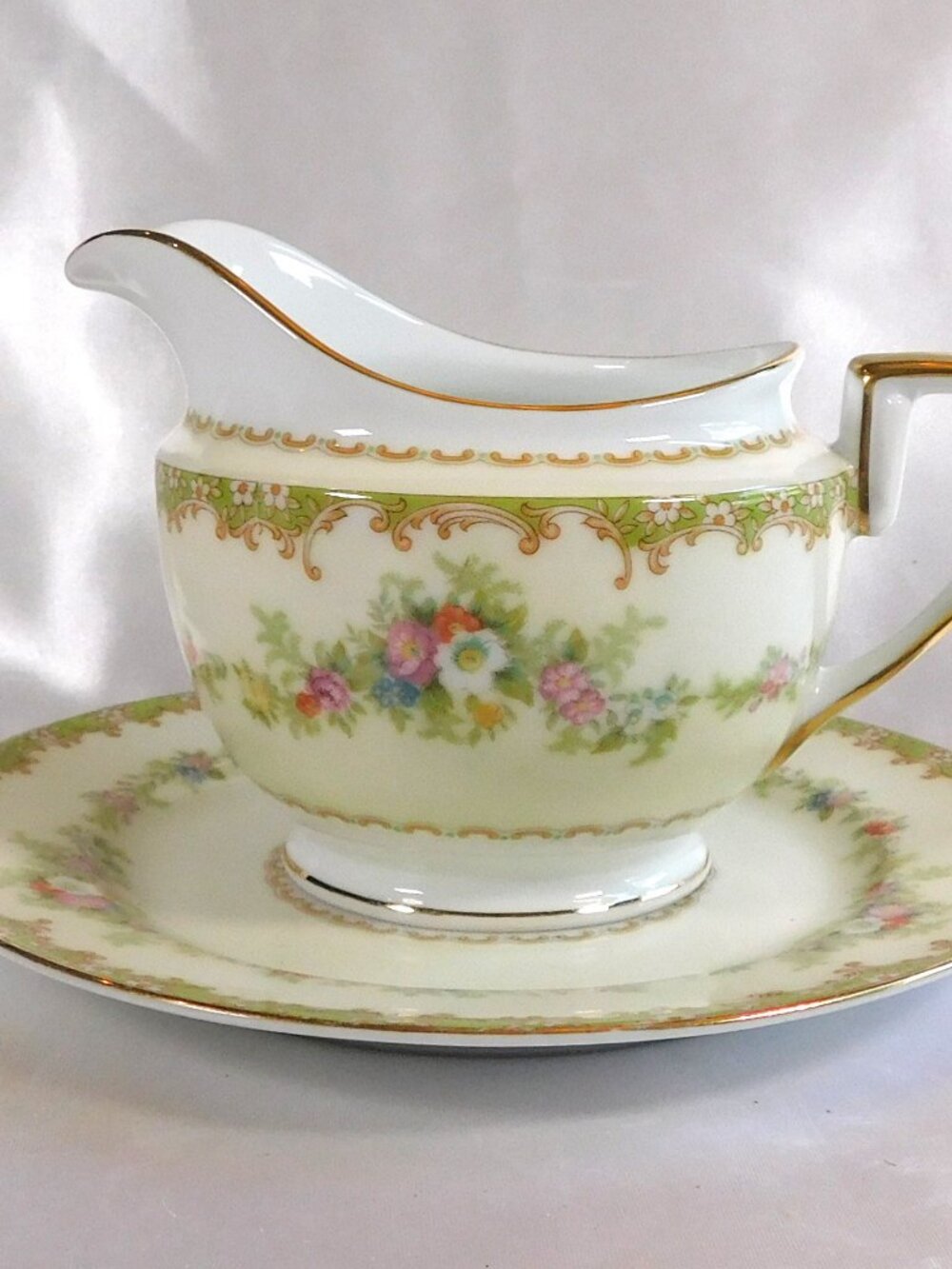 Noritake Small Gravy Boat and Underplate # 23428